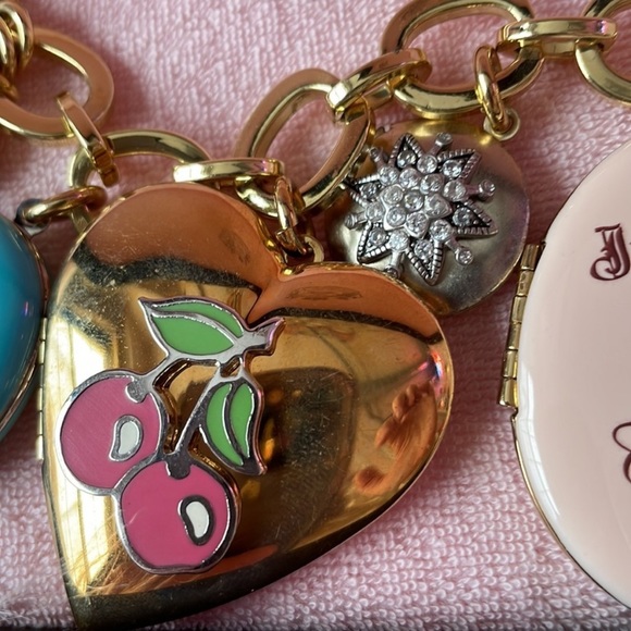 Rare hard to find Vintage juicy couture locket charm bracelet! - Picture 11 of 11